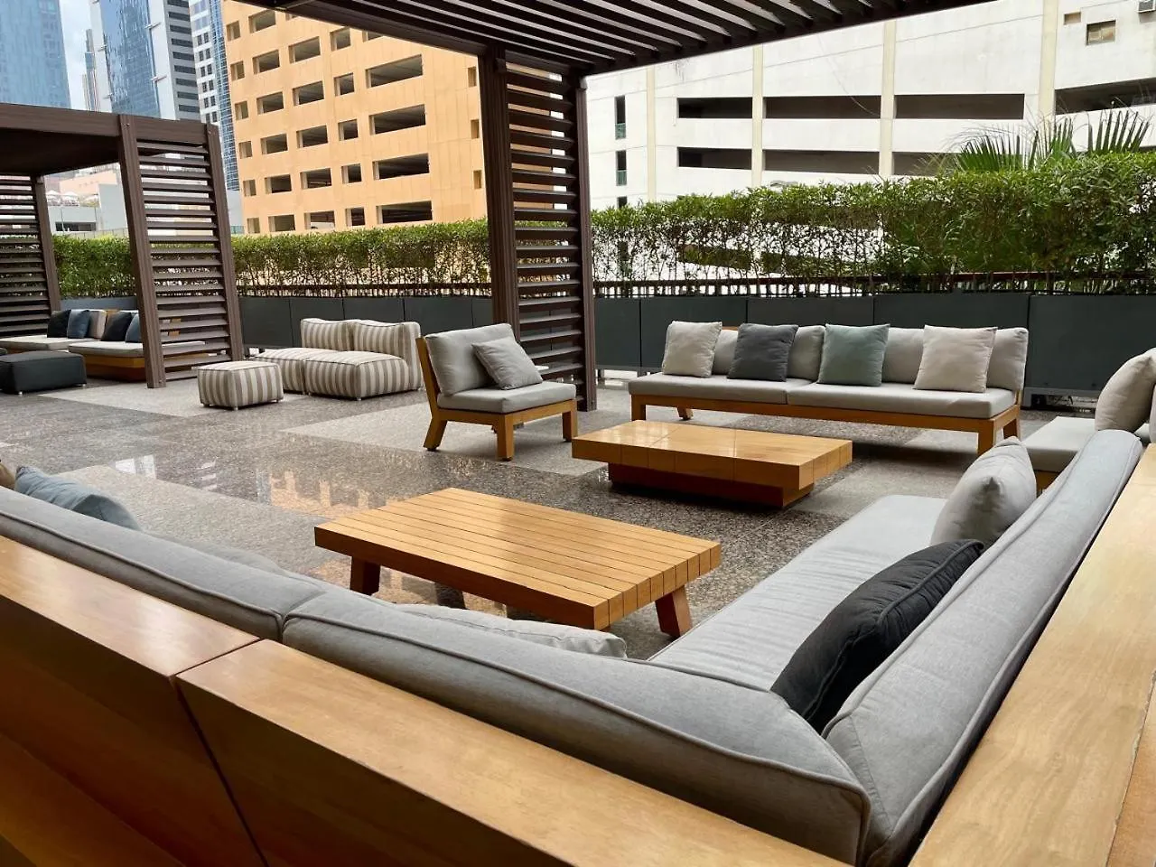 Short Stay Limestone House Difc 2 Bedrooms Dubai Apartment