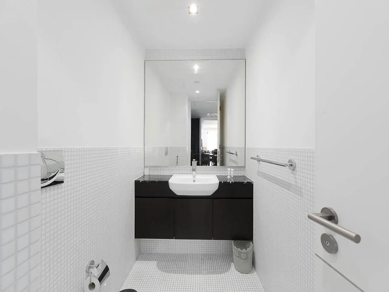 Short Stay Limestone House Difc 2 Bedrooms Dubai United Arab Emirates